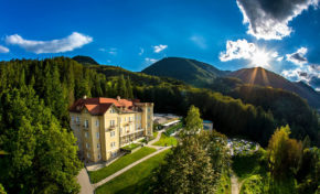 2x nočitev s polnim penzionom v suiti Rimskega dvora z whirpoolom