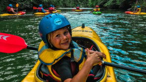 kamp-Menina šport adrenalin kajak voda reka Savinja