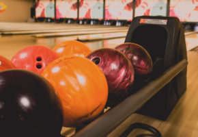 Deluxe bowling - Ura bowlinga na eni stezi in izposoja obutve