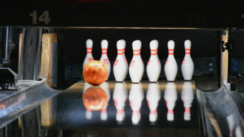 bowling-Deluxe šport zabava skupina druženje hrana prijatelji dolenjska