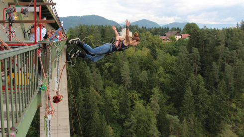 Razburljiv skok z elastiko (Bungee Jumping) v Avstriji