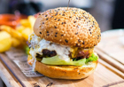 Meating pub burger gourmet kulinarika žar poletje Maribor štajerska meso