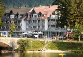 Hotel Jezero - Nočitev z zajtrkom in večerjo v osrčju Julijskih Alp