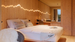 hotel Bohinj wellness gorenjska sprostitev spa zajtrk jezero lokalno kulinarika